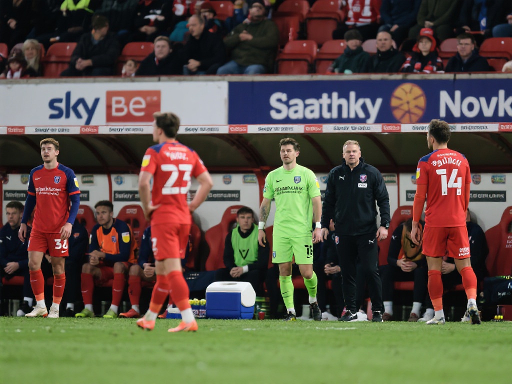 却折射出一 却折射出一